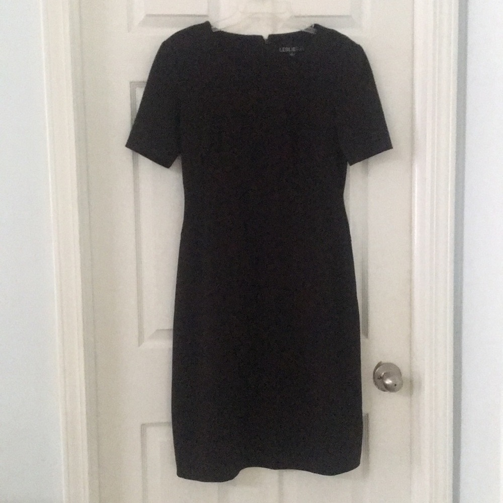 👗#24 Black comfortable pointe material dress.